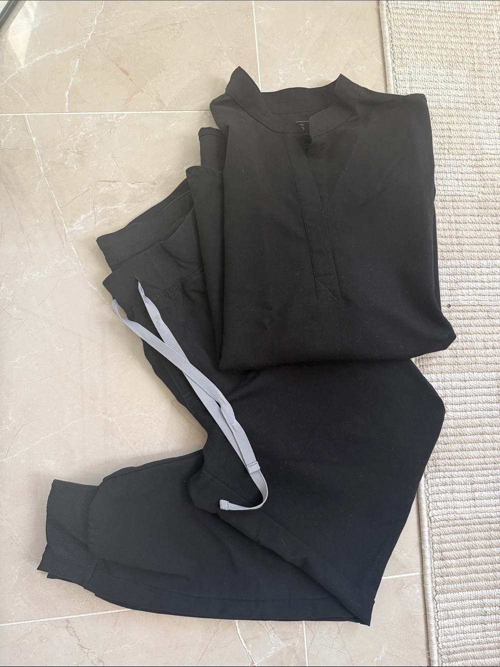 Figs Black Women's Scrub Set